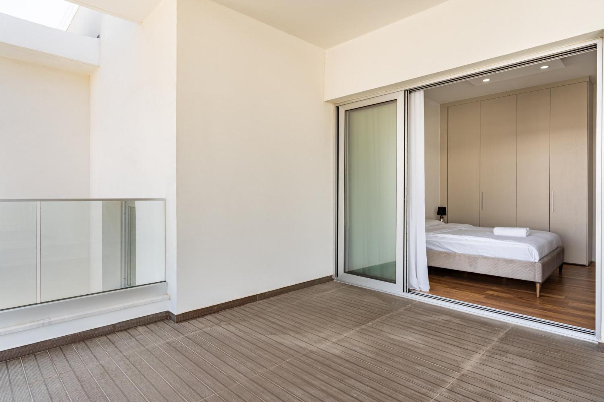 Yamas Urban Living Zakaki Pool Penthouses & Apartments Limasol Buitenkant foto