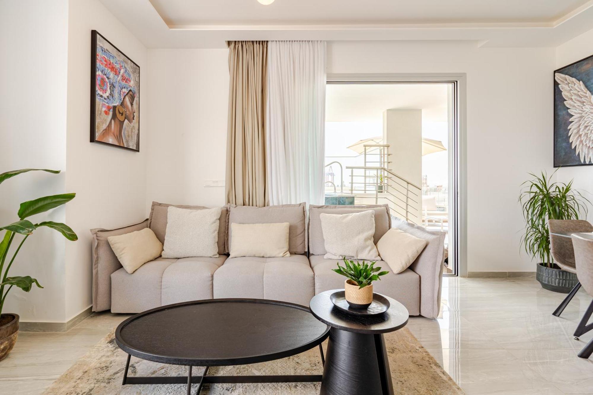 Yamas Urban Living Zakaki Pool Penthouses & Apartments Limasol Buitenkant foto