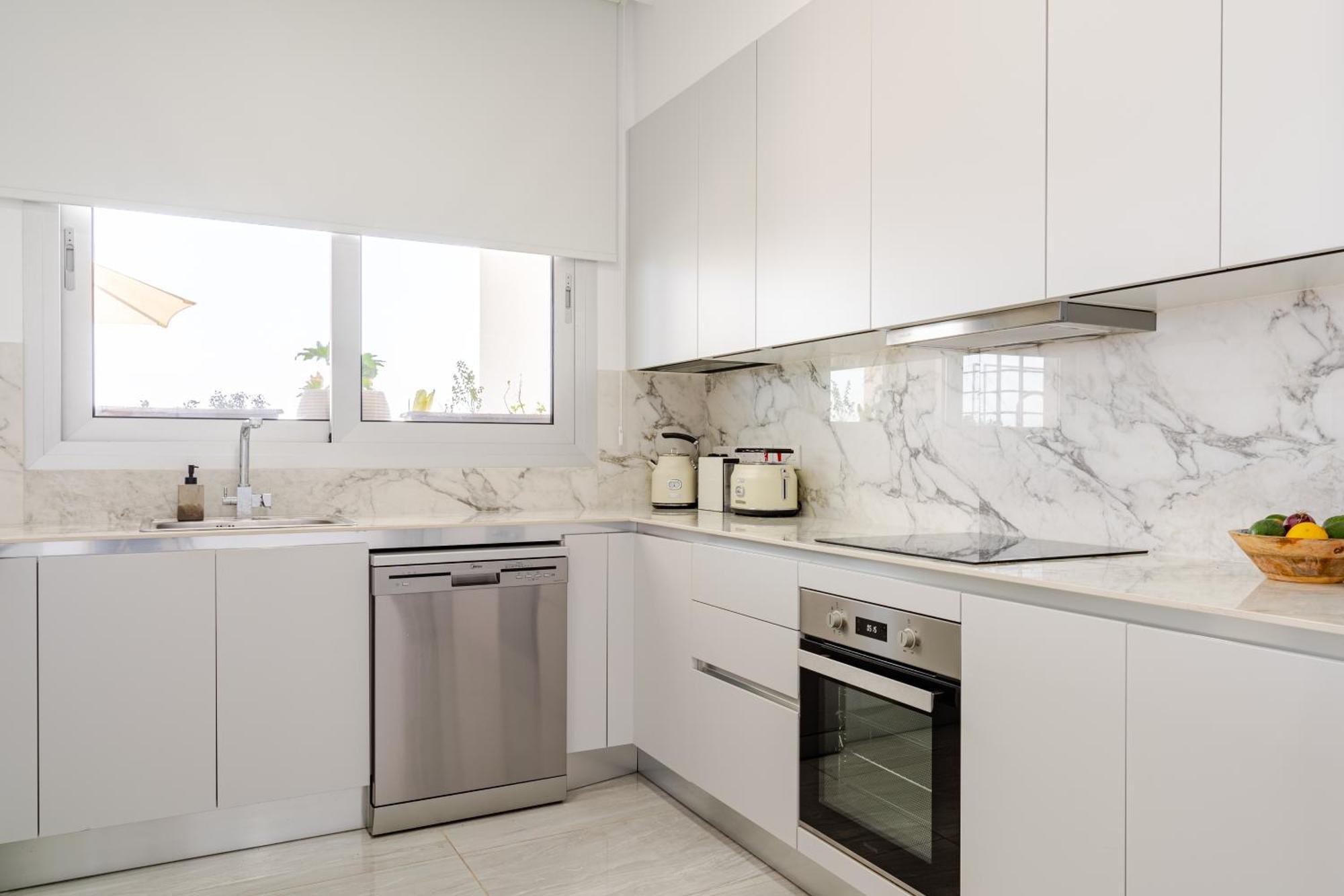 Yamas Urban Living Zakaki Pool Penthouses & Apartments Limasol Buitenkant foto